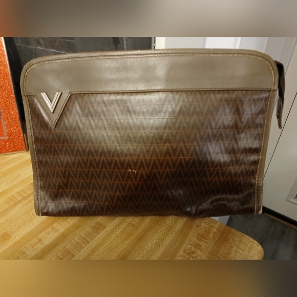SOLD VALENTINO GUC Clutch - Picture 8 of 8